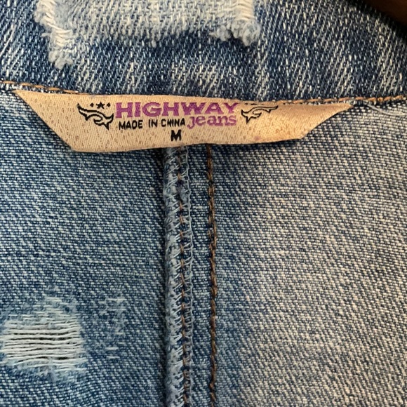 Distressed Cropped Denim Jacket - Picture 8 of 12